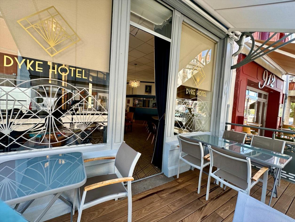 Dyke Hotel 2*