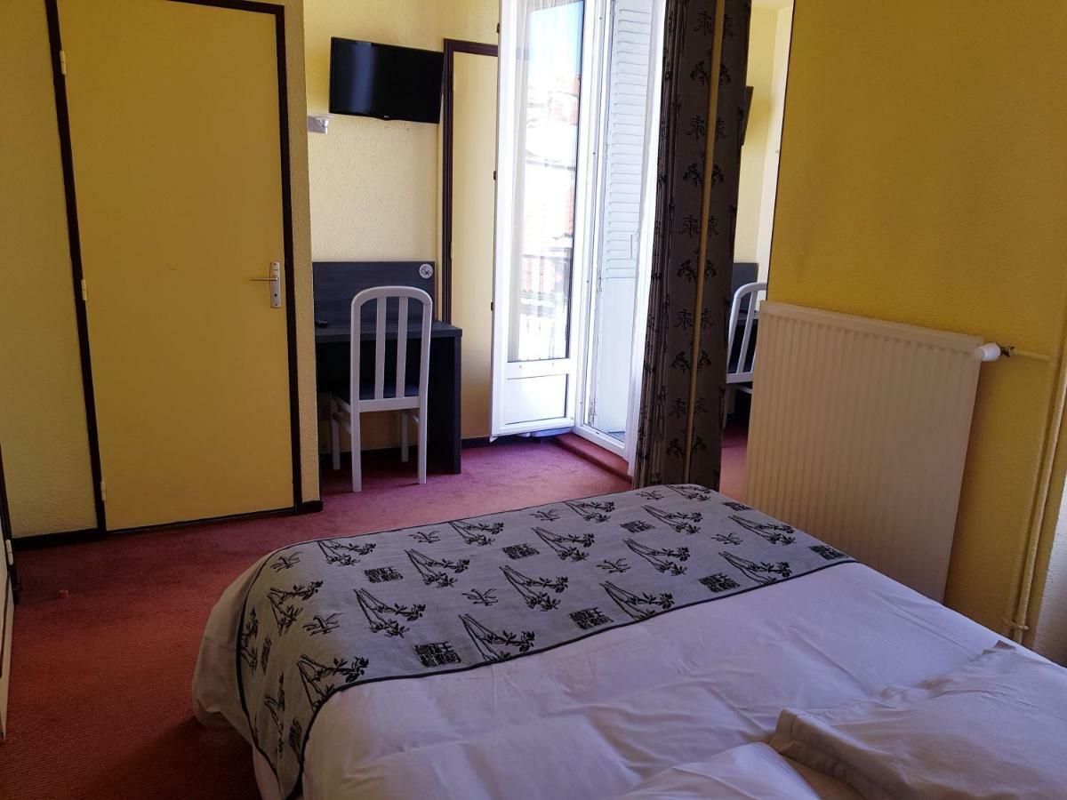 Hotel Dyke 2*
